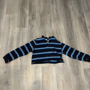 Faded Glove cropped blue and black long sleeve size XL in girls.